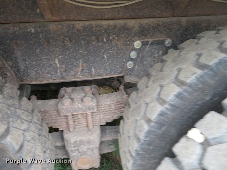 image for item EJ9675 1998 International 2554 dump truck