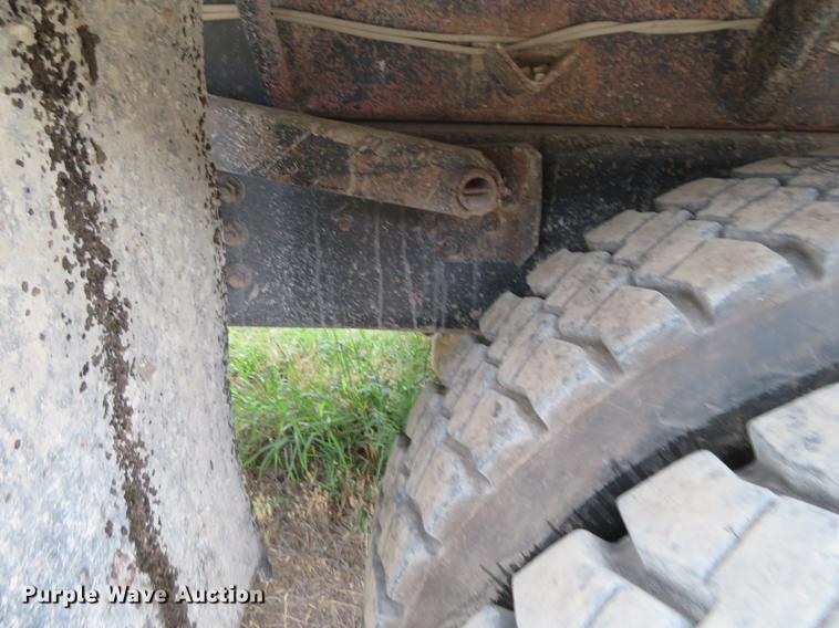 image for item EJ9675 1998 International 2554 dump truck