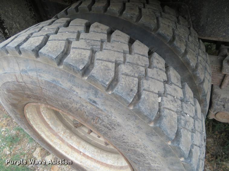 image for item EJ9675 1998 International 2554 dump truck