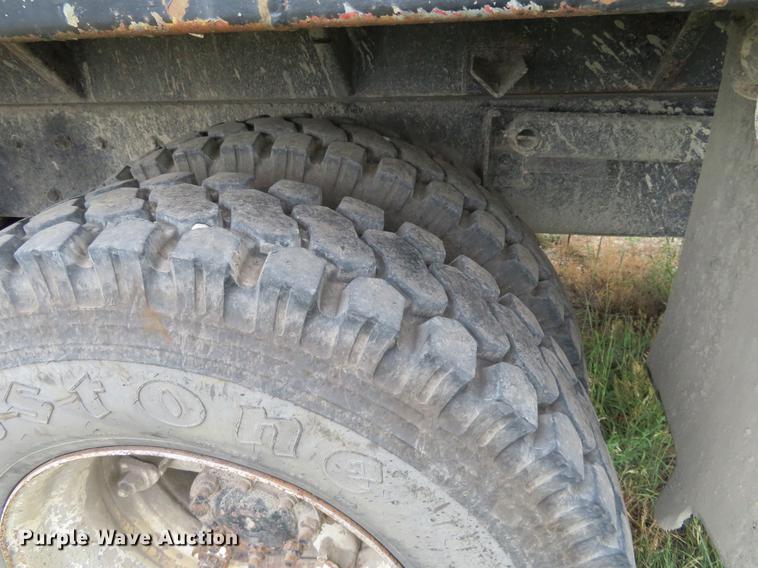 image for item EJ9675 1998 International 2554 dump truck