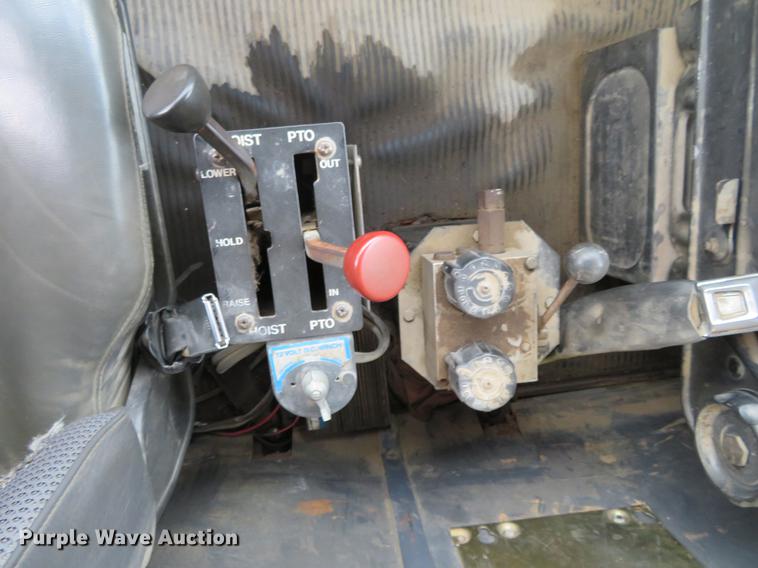 image for item EJ9676 1994 Ford LT8000 dump truck