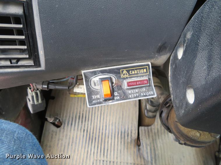 image for item EJ9676 1994 Ford LT8000 dump truck