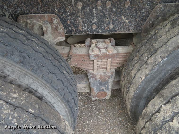 image for item EJ9676 1994 Ford LT8000 dump truck