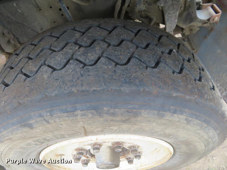 image for item EJ9676 1994 Ford LT8000 dump truck