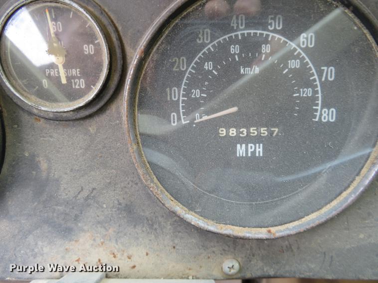 image for item EJ9677 1977 International Transtar II semi truck