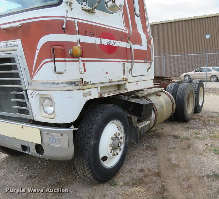 image for item EJ9677 1977 International Transtar II semi truck