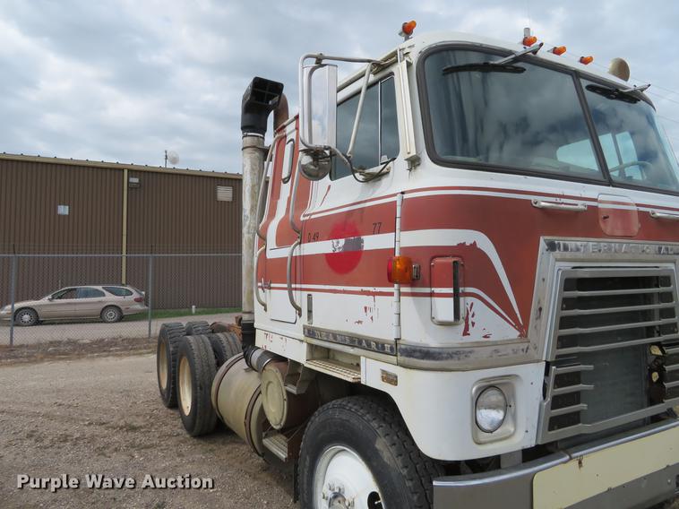 image for item EJ9677 1977 International Transtar II semi truck