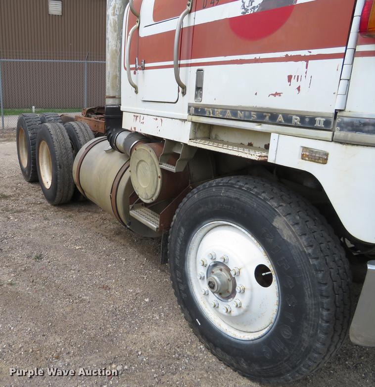 image for item EJ9677 1977 International Transtar II semi truck