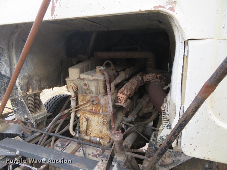 image for item EJ9677 1977 International Transtar II semi truck