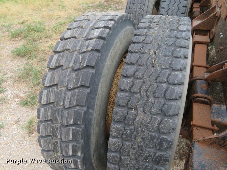 image for item EJ9677 1977 International Transtar II semi truck