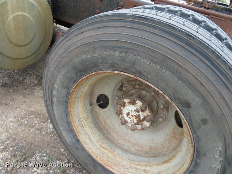 image for item EJ9677 1977 International Transtar II semi truck