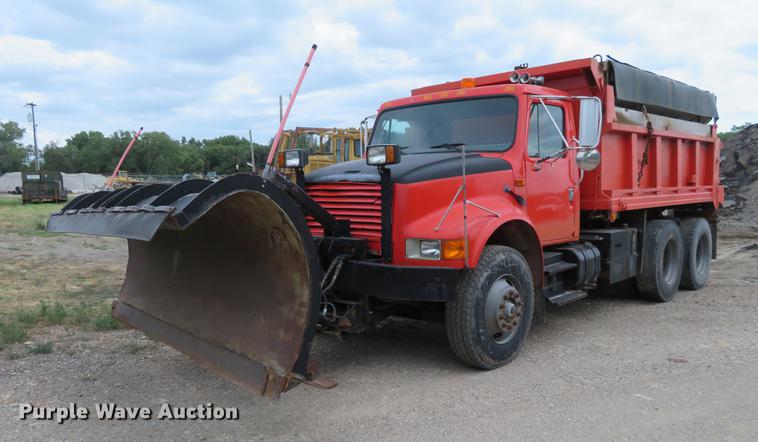 image for item EJ9678 1993 International 4900 dump truck