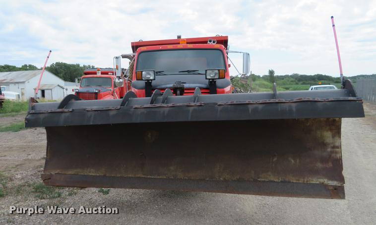 image for item EJ9678 1993 International 4900 dump truck