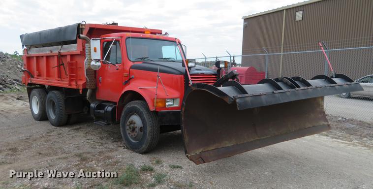 image for item EJ9678 1993 International 4900 dump truck