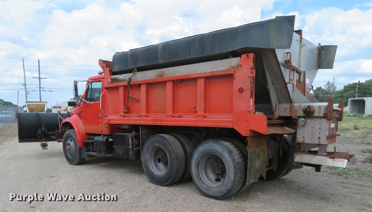 image for item EJ9678 1993 International 4900 dump truck