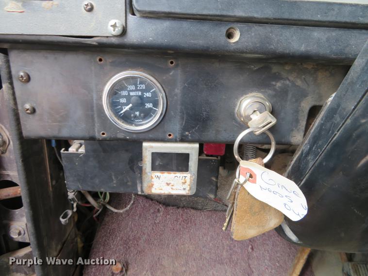 image for item EJ9678 1993 International 4900 dump truck