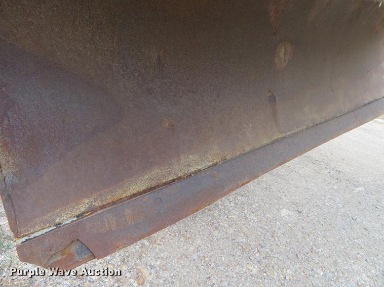 image for item EJ9678 1993 International 4900 dump truck