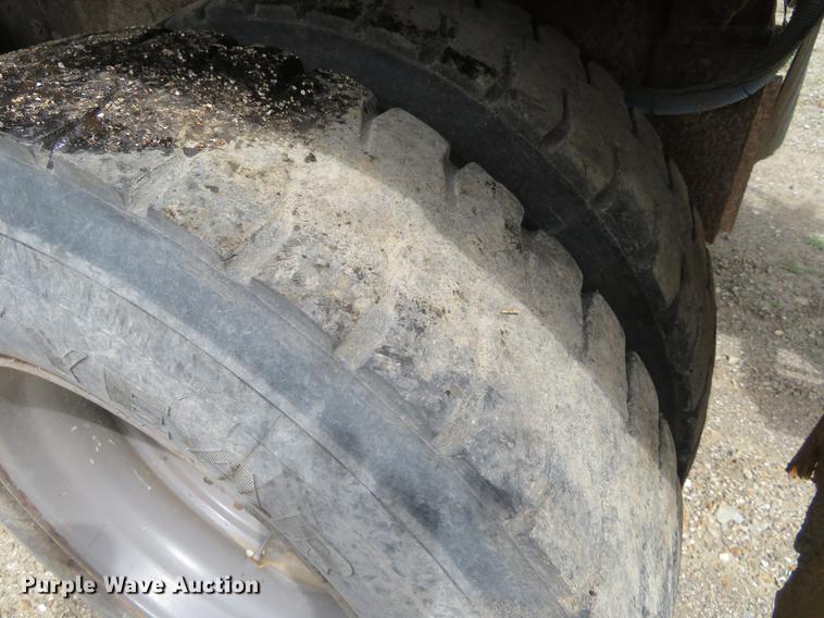 image for item EJ9678 1993 International 4900 dump truck