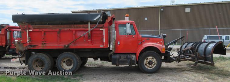 image for item EJ9679 1997 International 4900 dump truck