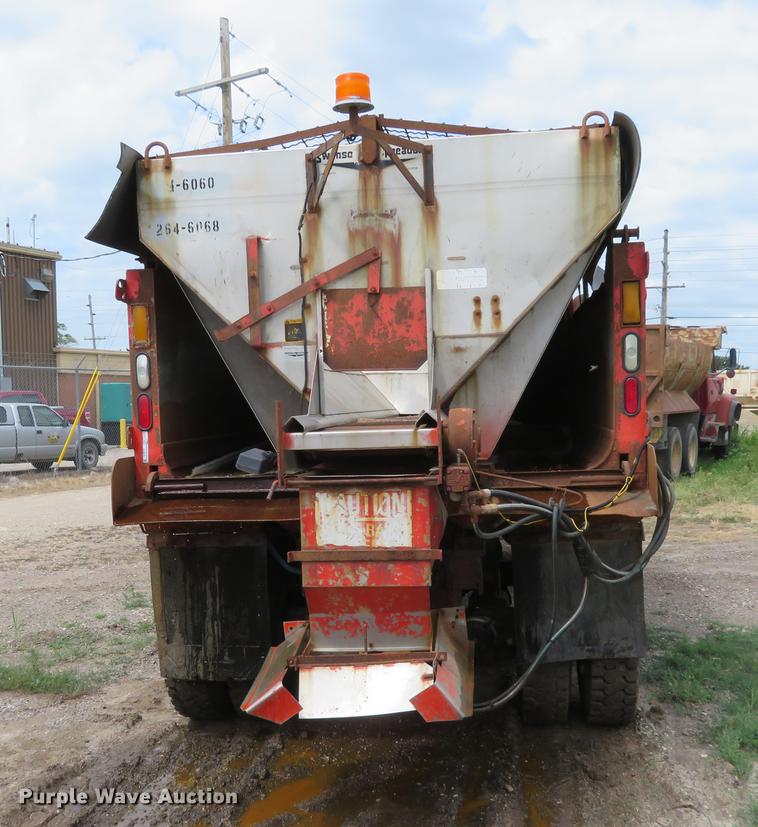 image for item EJ9679 1997 International 4900 dump truck