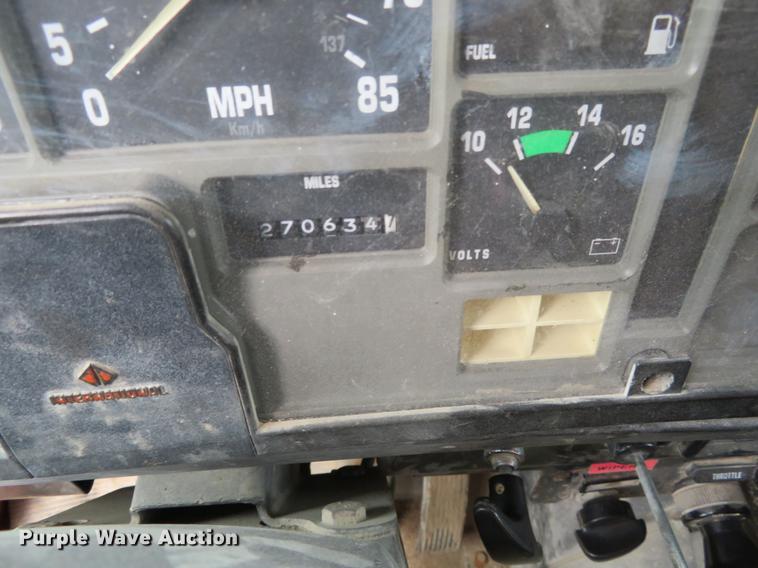 image for item EJ9679 1997 International 4900 dump truck