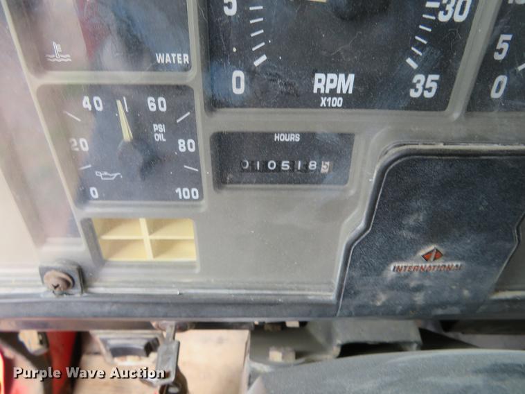 image for item EJ9679 1997 International 4900 dump truck