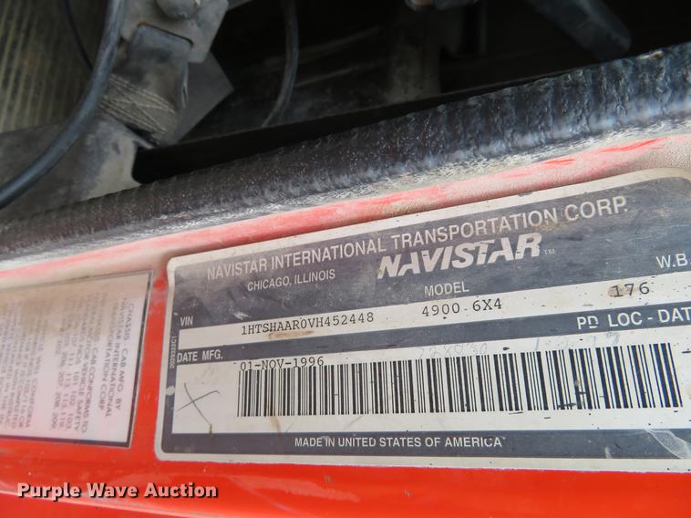 image for item EJ9679 1997 International 4900 dump truck