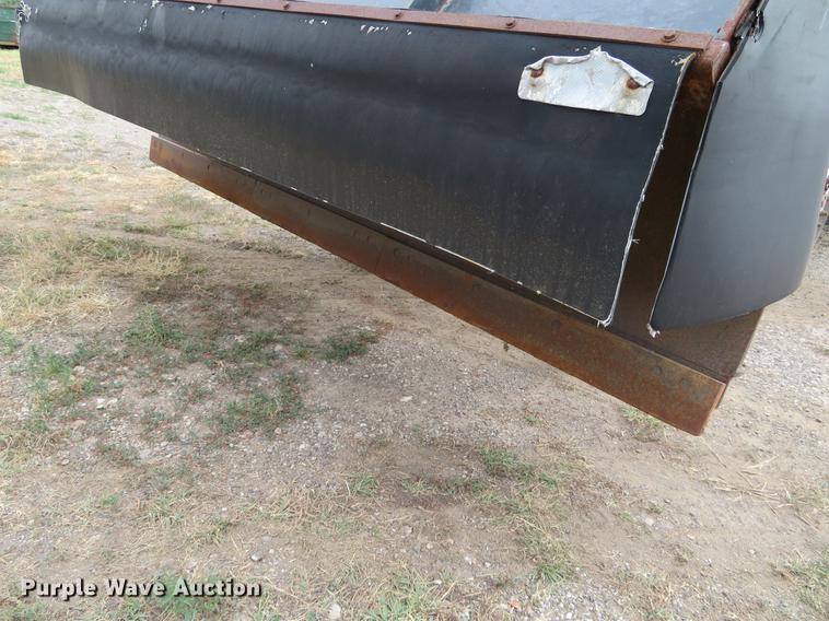 image for item EJ9679 1997 International 4900 dump truck