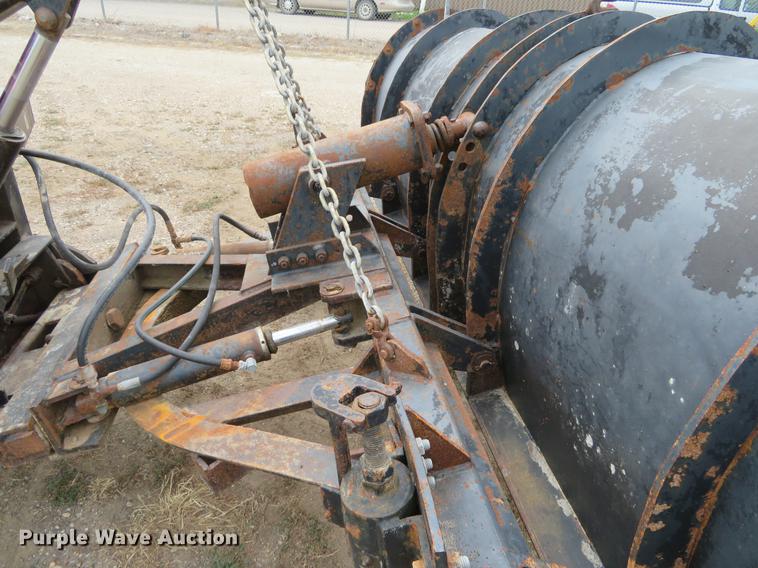 image for item EJ9679 1997 International 4900 dump truck