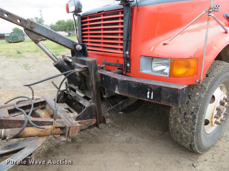 image for item EJ9679 1997 International 4900 dump truck