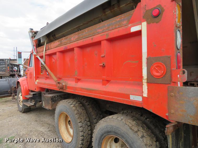 image for item EJ9679 1997 International 4900 dump truck