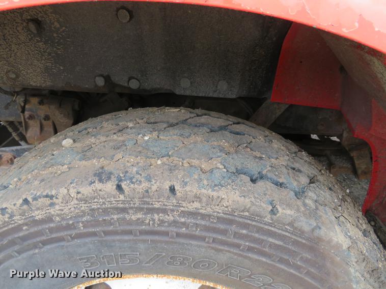 image for item EJ9679 1997 International 4900 dump truck