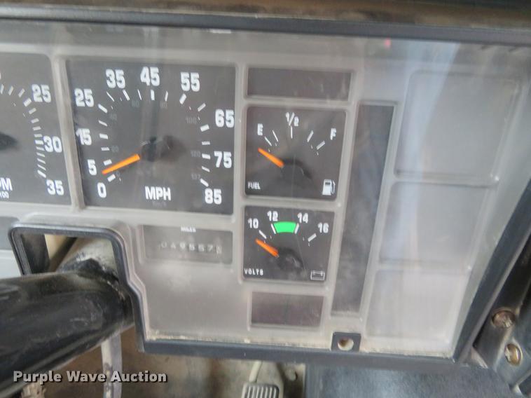 image for item EJ9699 1996 International 3800 school bus