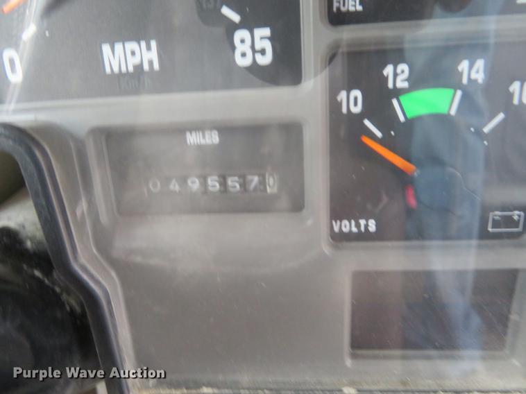 image for item EJ9699 1996 International 3800 school bus