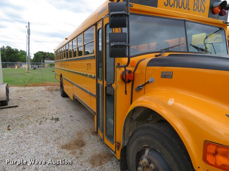 image for item EJ9699 1996 International 3800 school bus