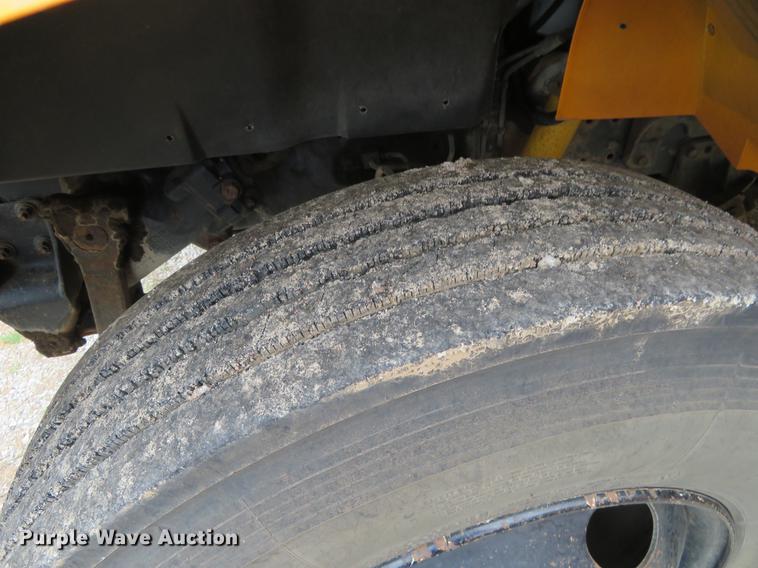 image for item EJ9699 1996 International 3800 school bus