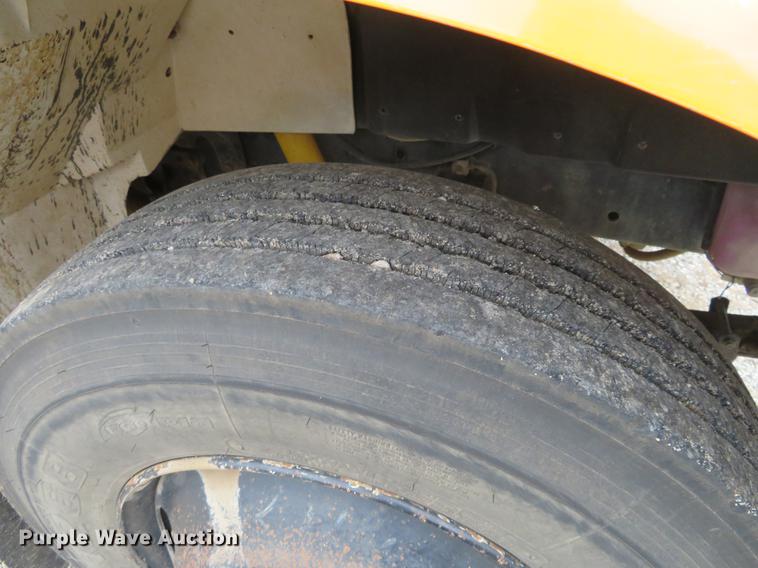 image for item EJ9699 1996 International 3800 school bus