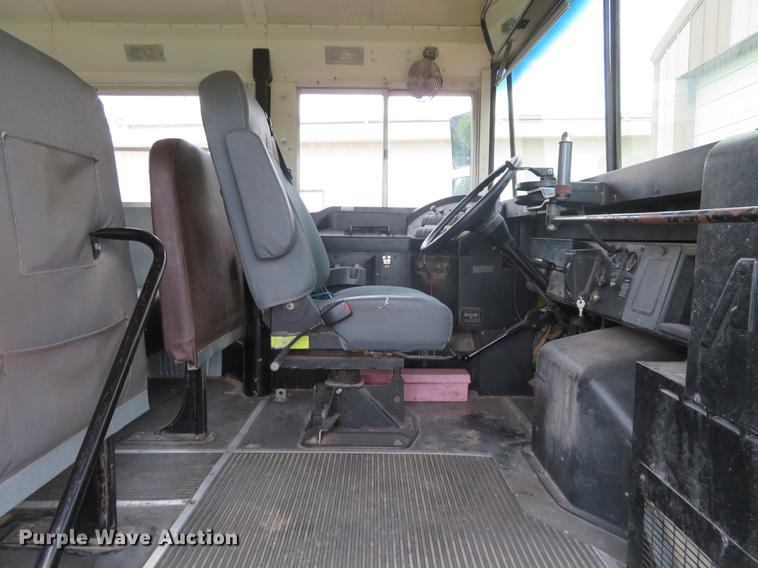 image for item EJ9700 1999 International 3800 school bus