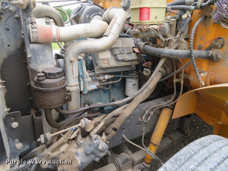 image for item EJ9700 1999 International 3800 school bus