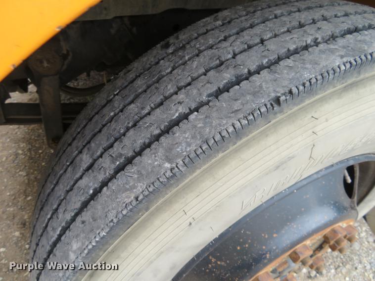 image for item EJ9700 1999 International 3800 school bus