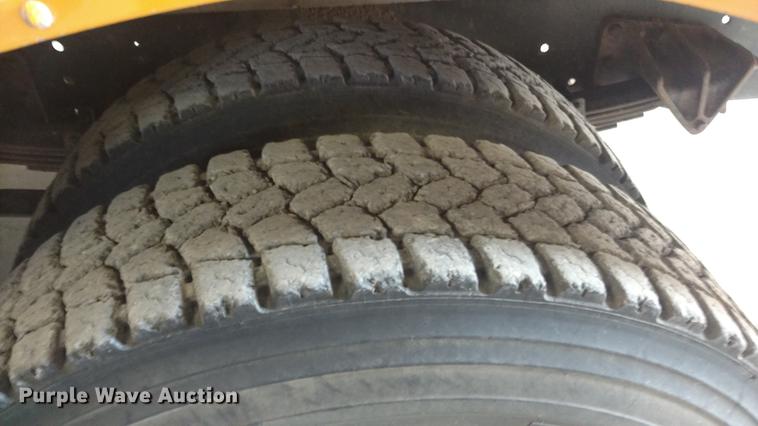 image for item EJ9700 1999 International 3800 school bus