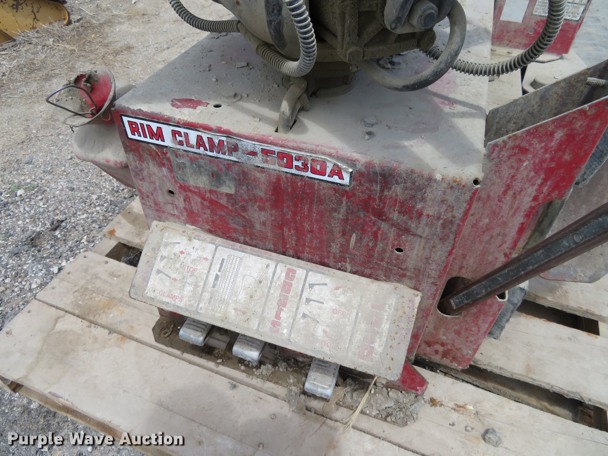 Coats 5030A rim clamp tire machine in Emporia, KS | Item EJ9649 sold ...