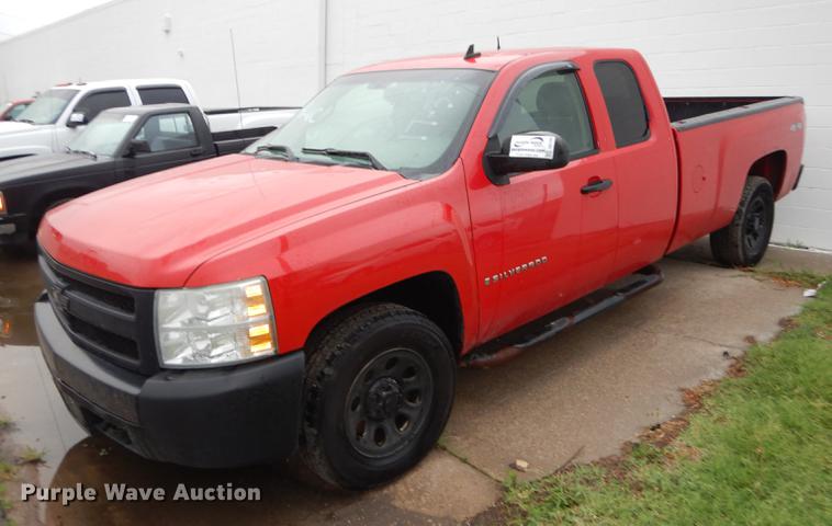 image for item DE1767 2008 Chevrolet Silverado 1500 Ext. Cab pickup truck
