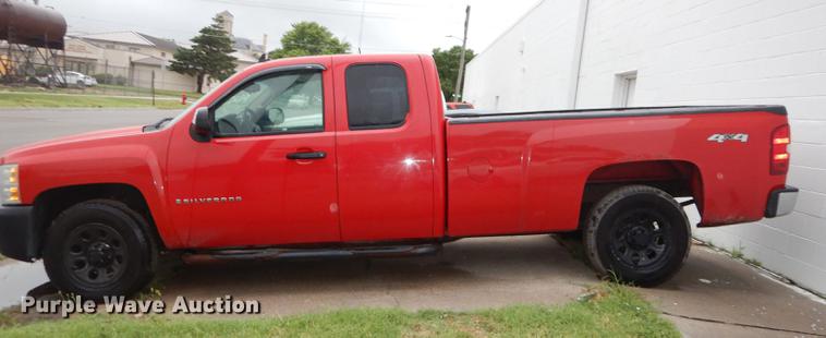 image for item DE1767 2008 Chevrolet Silverado 1500 Ext. Cab pickup truck