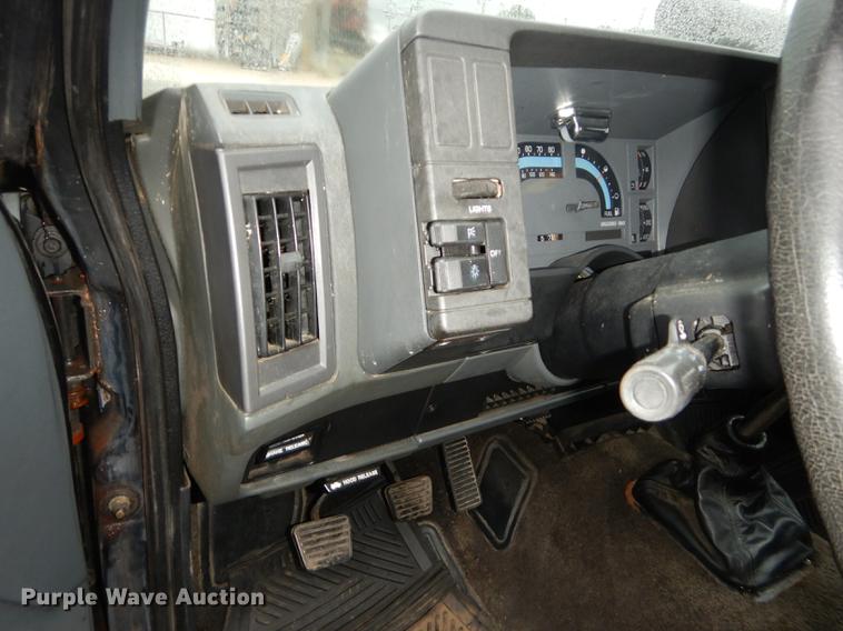 image for item DE1769 1991 Chevrolet S10 pickup truck