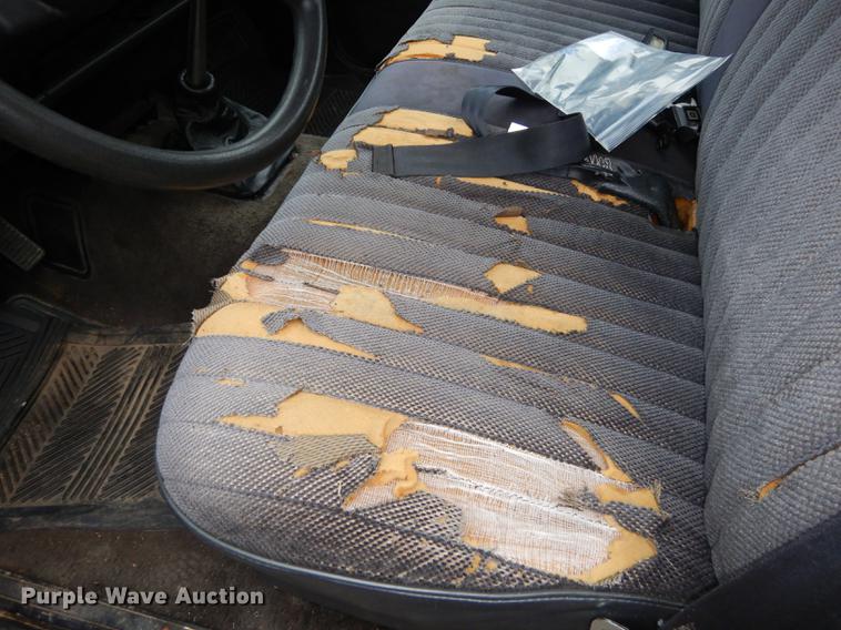 image for item DE1769 1991 Chevrolet S10 pickup truck