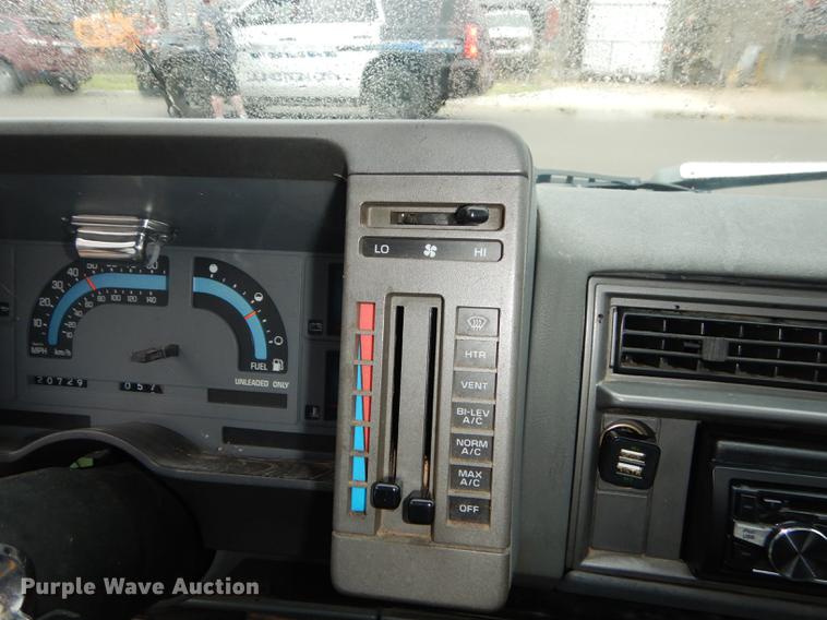 image for item DE1769 1991 Chevrolet S10 pickup truck