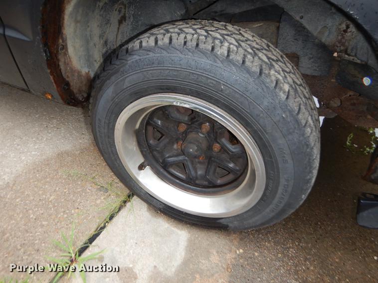 image for item DE1769 1991 Chevrolet S10 pickup truck