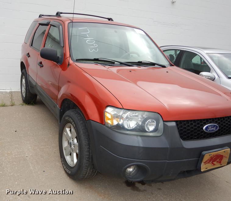 image for item DE1774 2006 Ford Escape XLT SUV