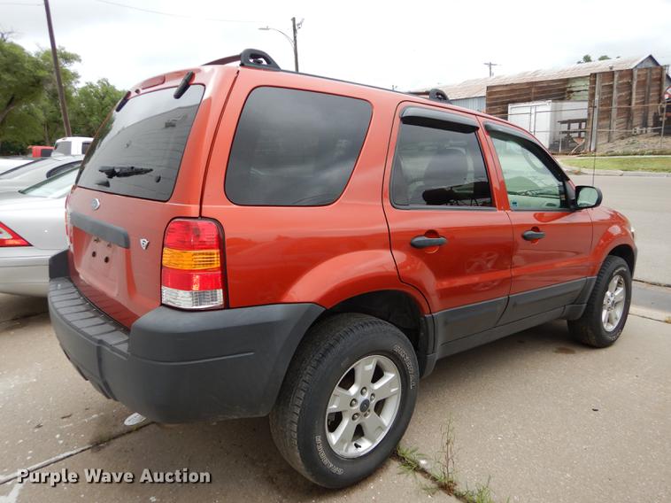 image for item DE1774 2006 Ford Escape XLT SUV